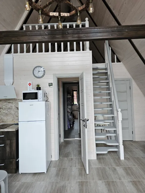 Шестиместный коттедж с изолированным участком 10 соток №2