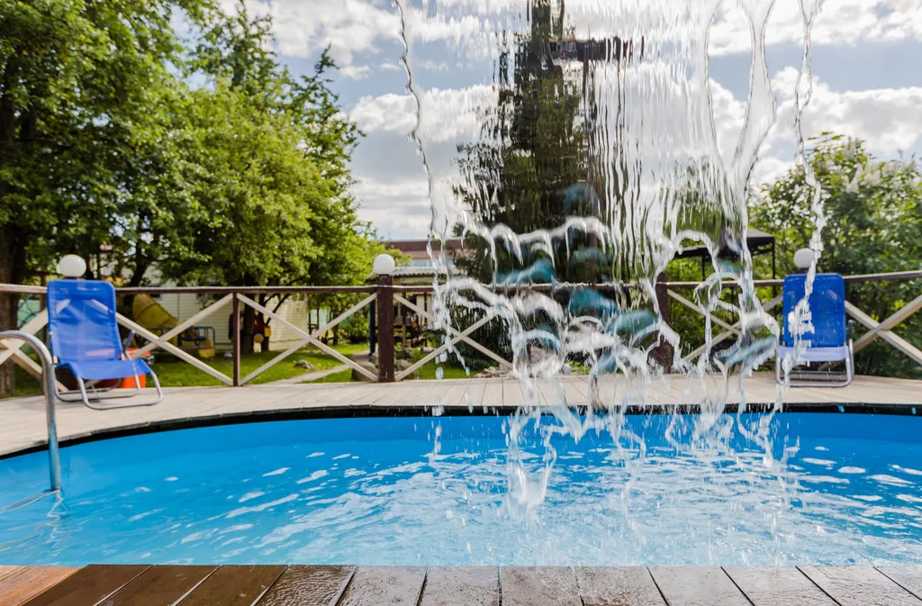 Коттедж с бассейном, баней и 5 спальнями