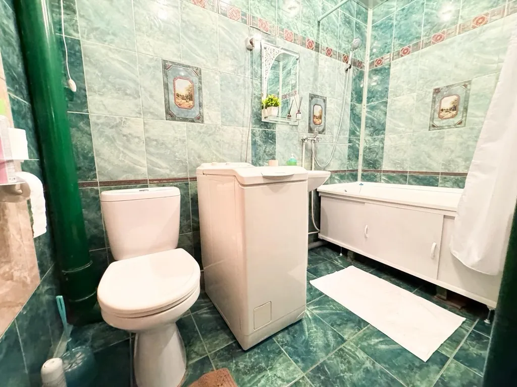 Двухуровневая квартира, бильярд в подарок