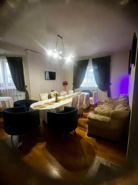 Большой уютный дом