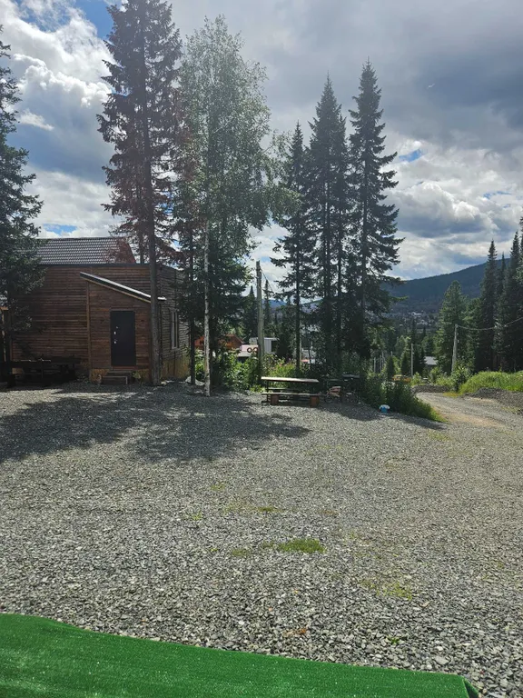 Коттедж Дом в живописнейшем месте в окружении кедровых и пихтовых деревьев — Шерегеш