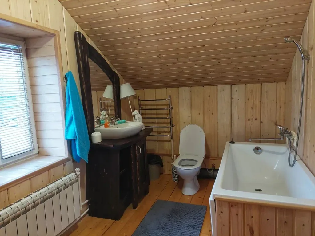 Уютный двухэтажный дом из бруса с видом на Валдайское озеро