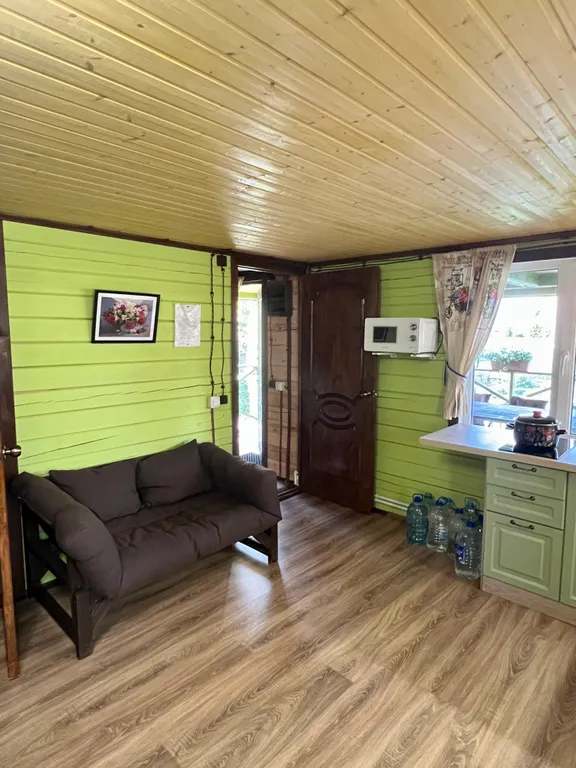 Дом в деревне с баней на дровах