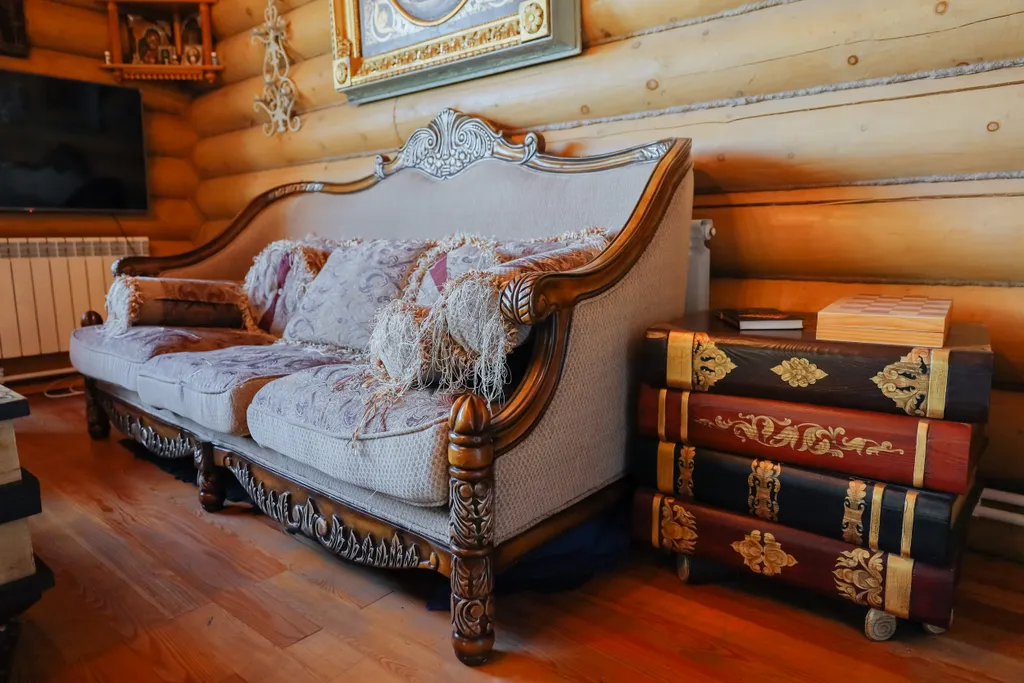 Огромная фамильная усадьба с баней на берегу водохранилища