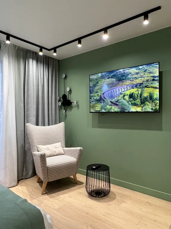 Уютная студия в центре (рядом ЖД, автовокзал, центр)