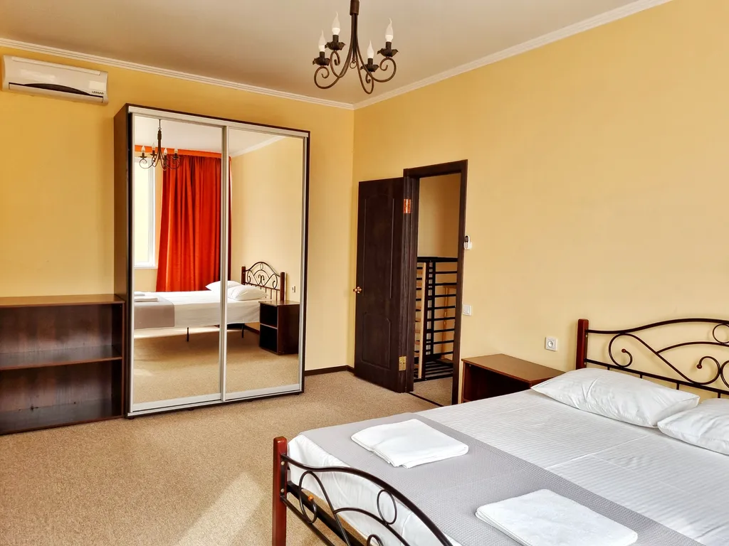 Коттедж Sunny с бассейном