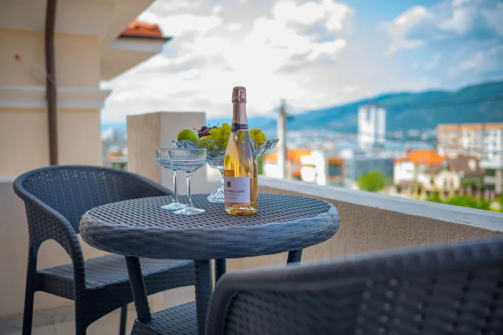 Роскошный дом с бассейном и сауной