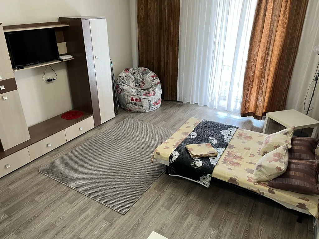 Комфортабельная студия в центре левого берега