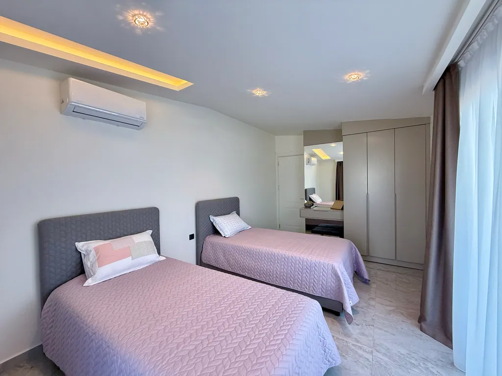 SA Apartments, Luxury 2BD Duplex