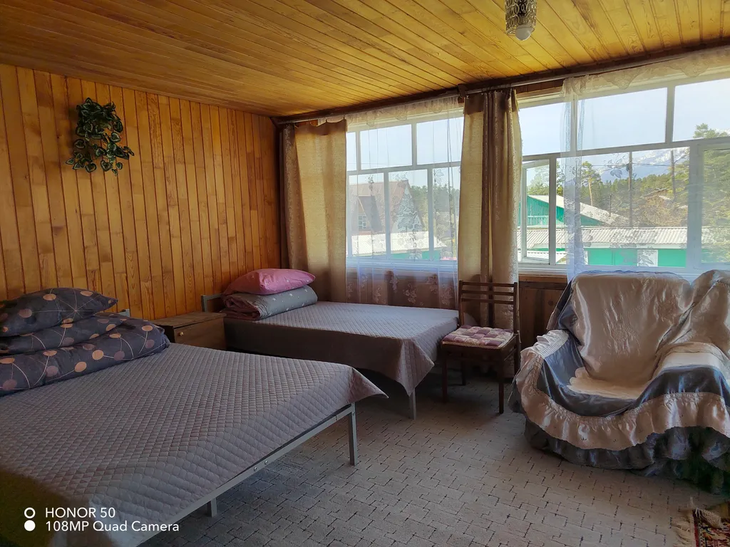 Пятиместный номер с шикарным видом на Саяны