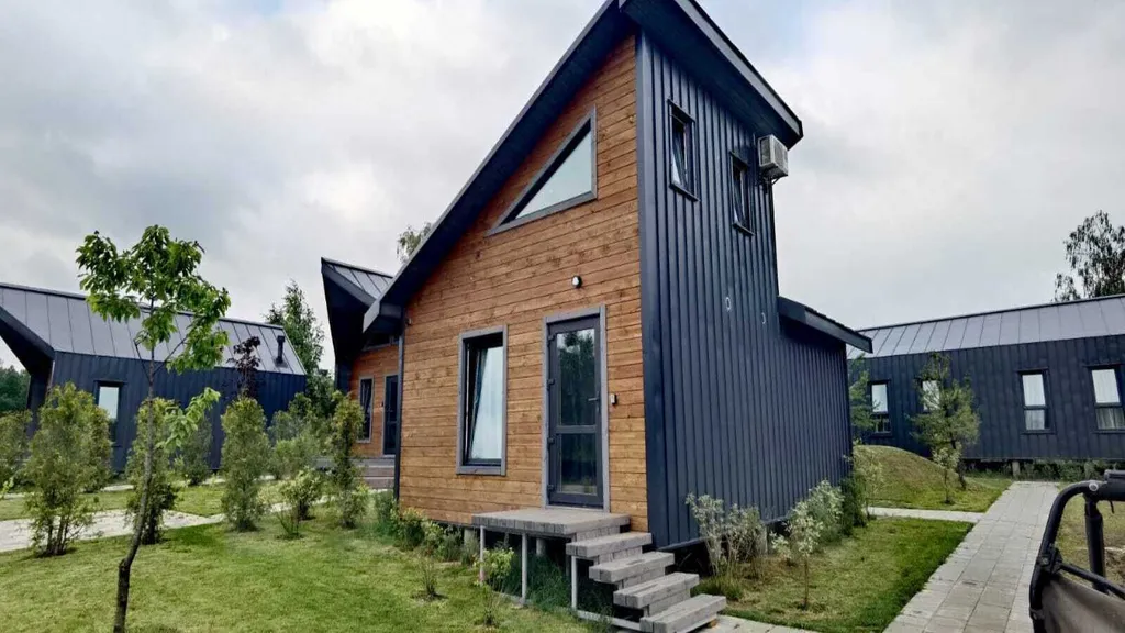 Уютный дом П-3 в окружении лесов и полей. Рядом д. Ф. Конюхова