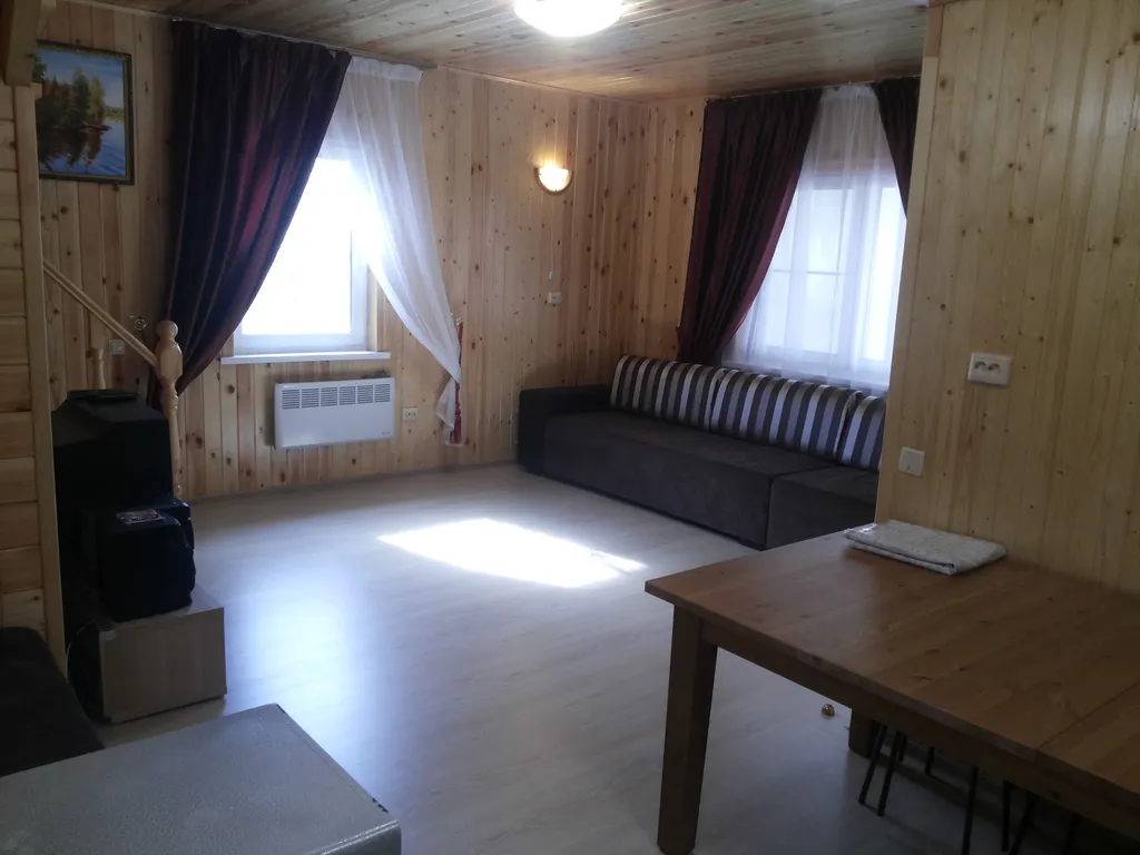 Дом на берегу озера Селигер