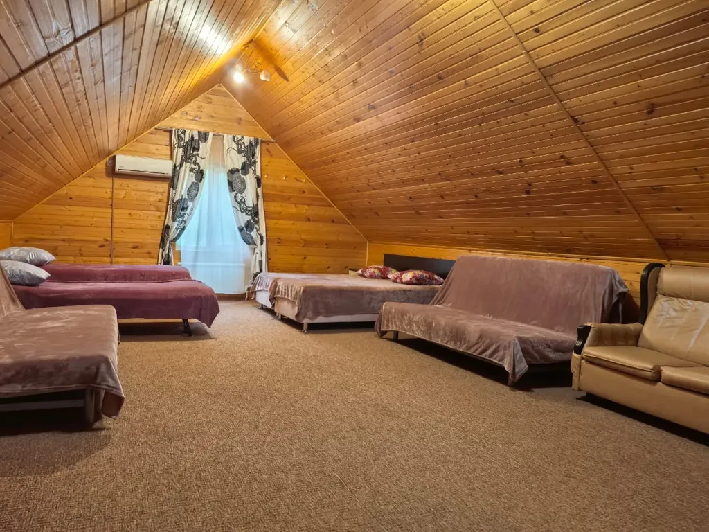 Уютный дом для большой компании