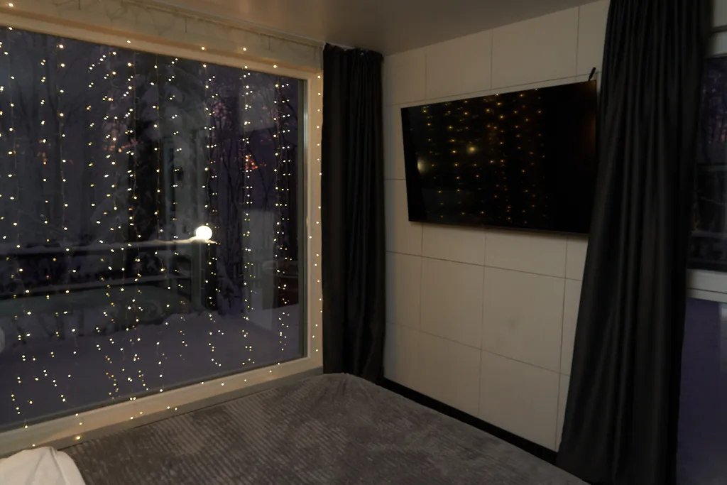 Двухкомнатный домик с купелью в 6 километрах от Мурманска, 17 километров от аэропорта