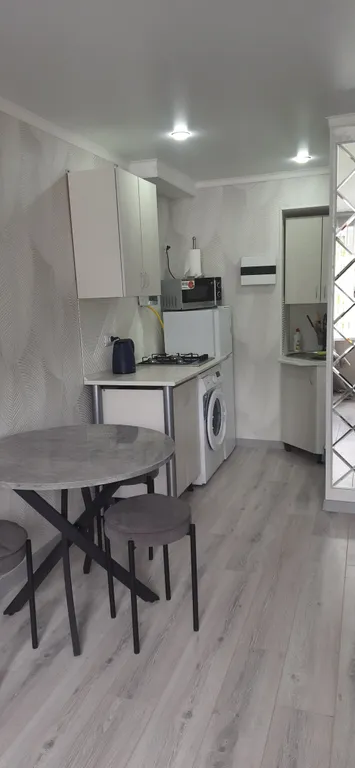 Уютная квартира-студия в тихом районе, рядом бювет с минеральной водой