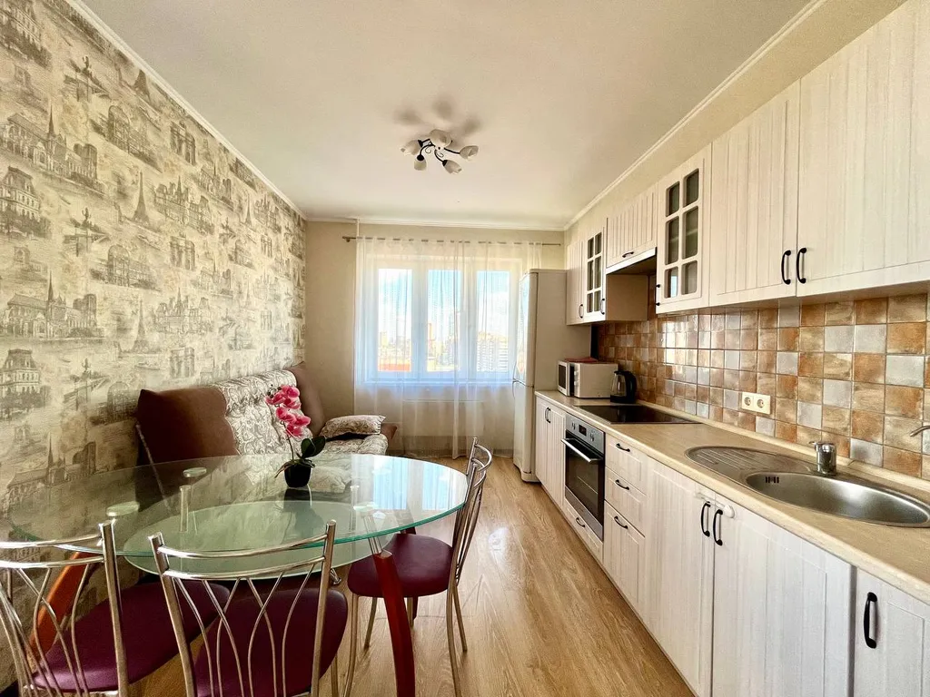 Просторная 1-комнатная квартира для 1-4 гостей у Шереметьево