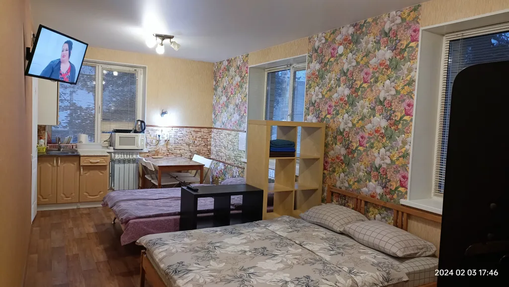 Квартира Большая студия для дружной компании с видом на сквер с белочками — аренда посуточно в Пермь