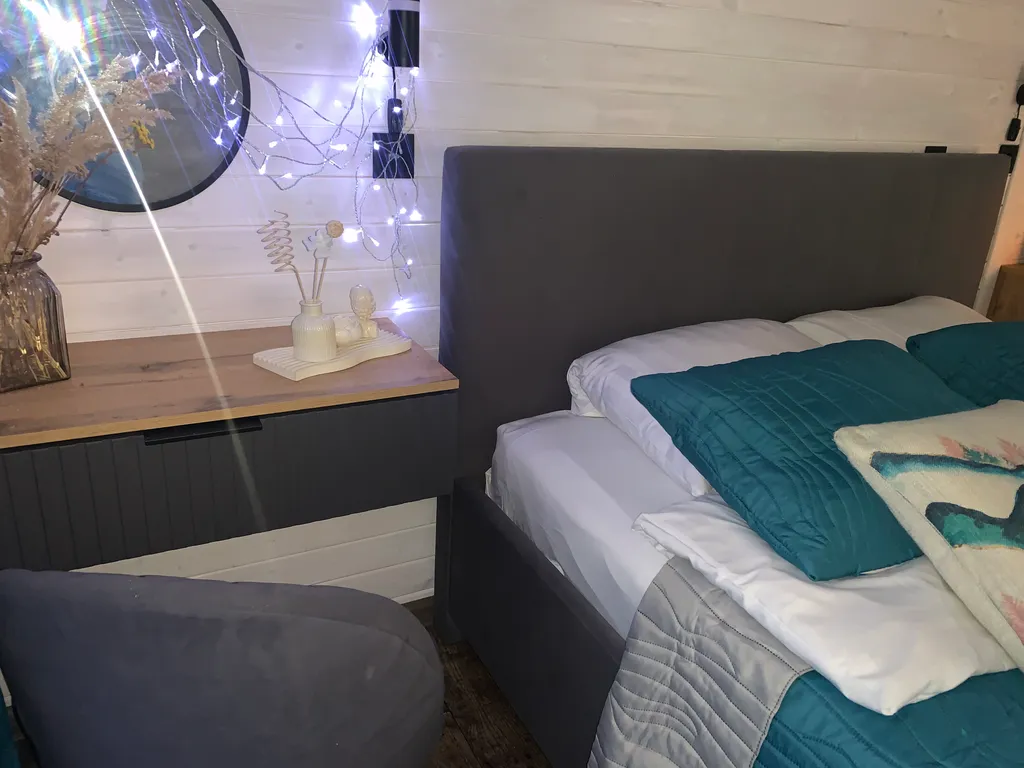 Семейная дача с сауной и камином