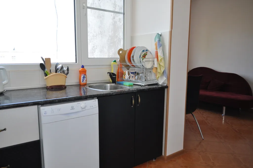 Трёхкомнатная квартира в центре на берегу моря