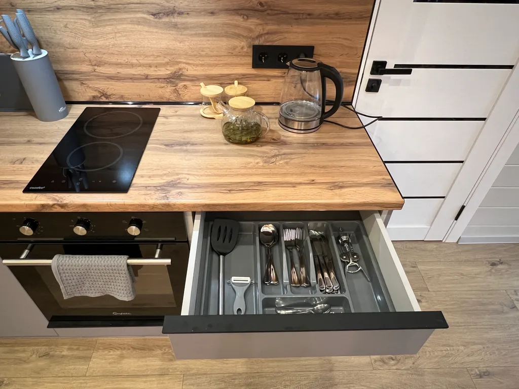 Дом с панорамными окнами в лес