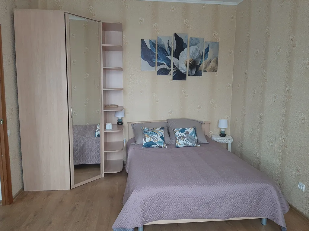 Уютная 1-комнатная квартира в центре города с видом на Красную площадь — аренда посуточно в Выборг