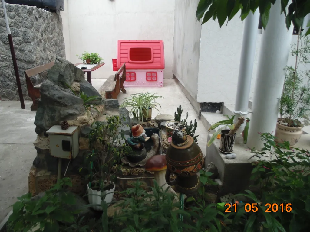 Счастливый дворик