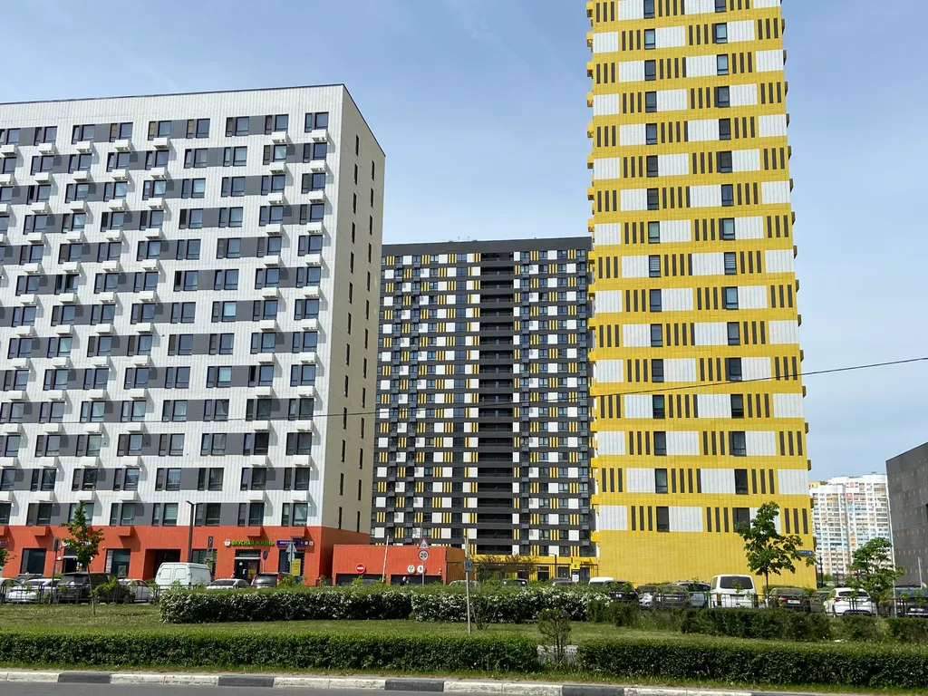 Встречайте рассветы в дизайнерской квартире с видом на Останкино.