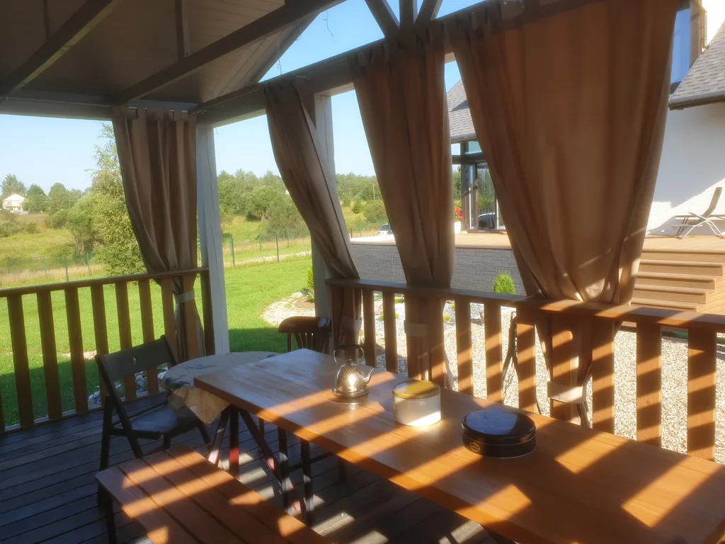 Светлый дом у озера c баней