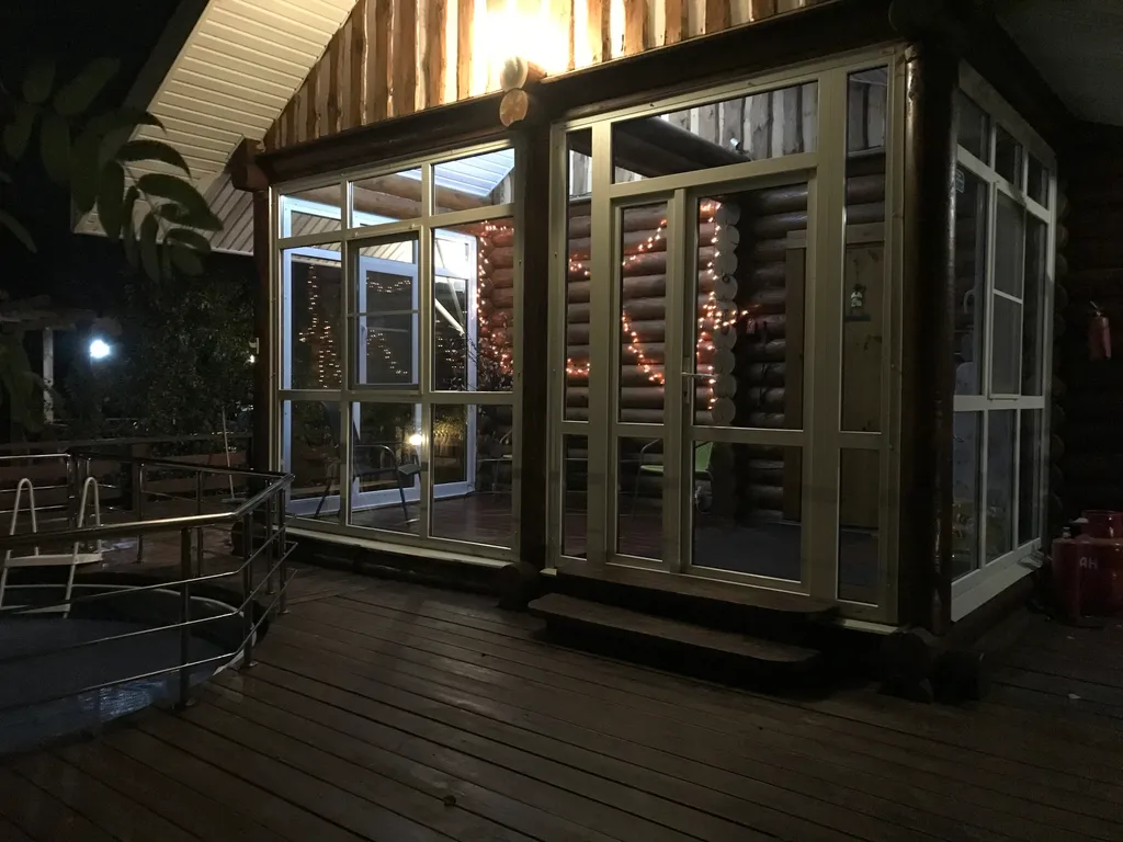 Коттедж Лада в черте города с сауной