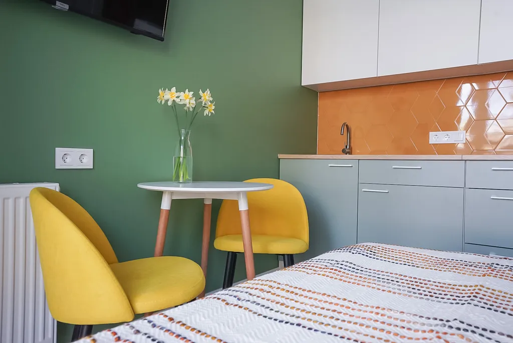 Квартира Квартира Яркая студия с террасой Изумруд у парка в центре города — Калининград