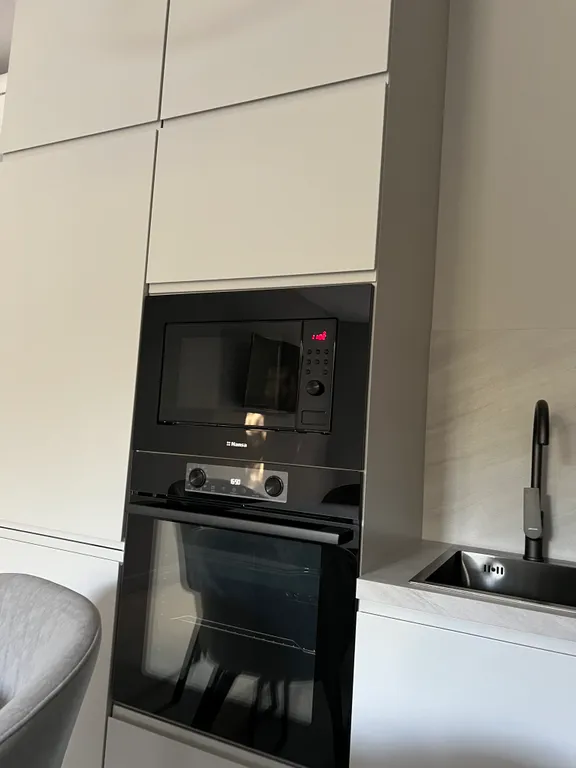 Новые апартаменты у моря в живописном месте в центре