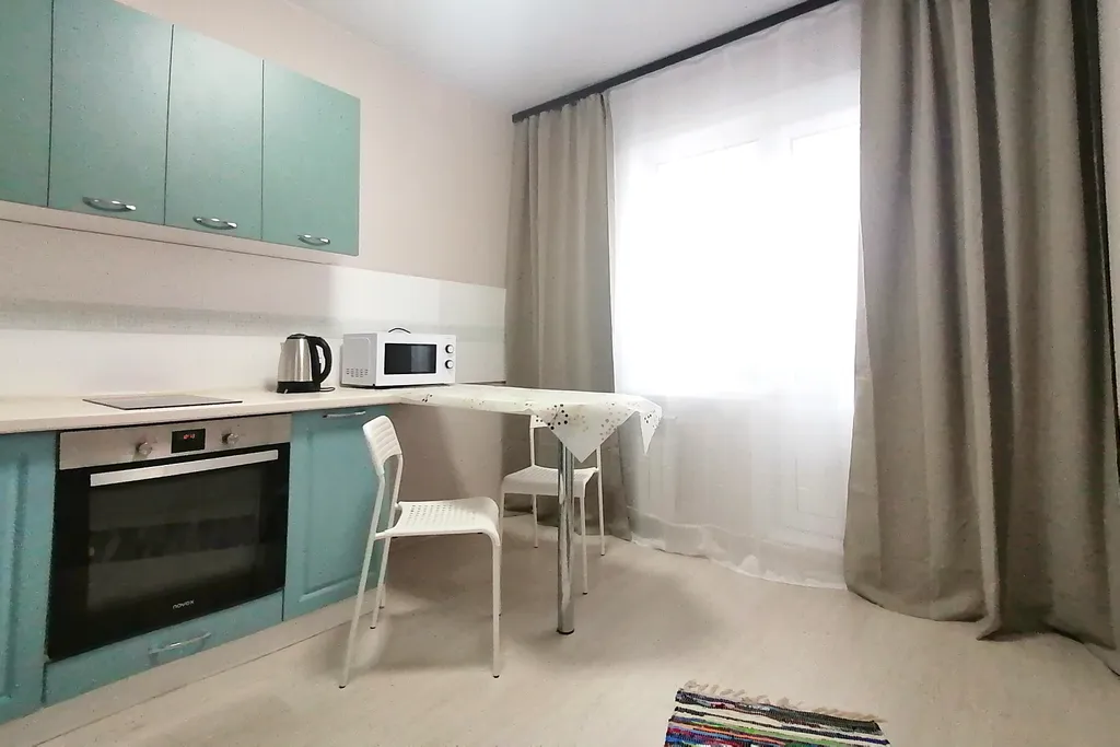 Просторная квартира с балконом — аренда посуточно в Кемерово