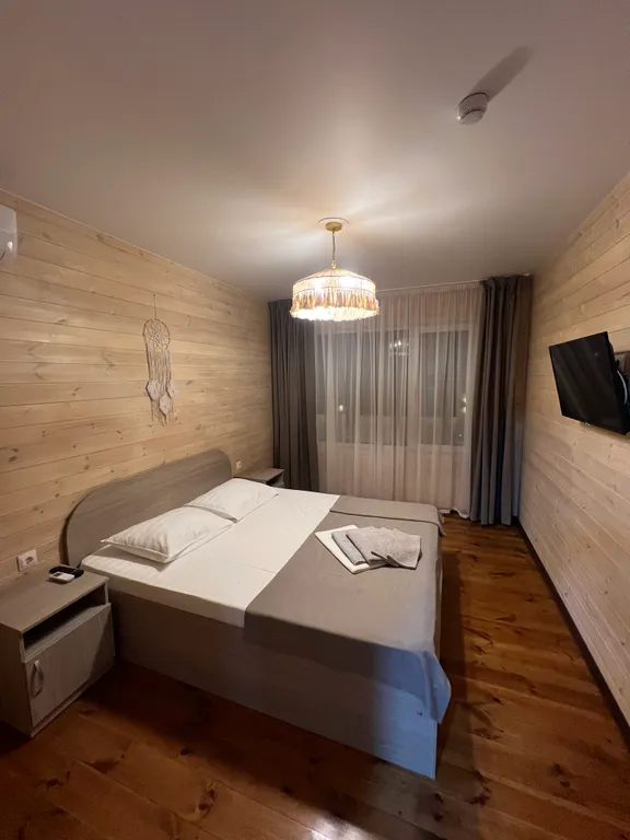 Коттедж с тёплым бассейном