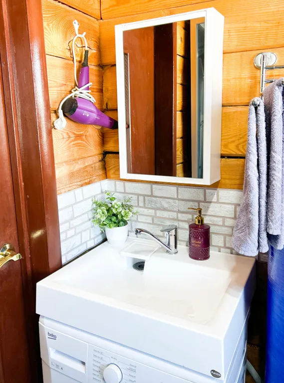 Дом с баней и бассейном