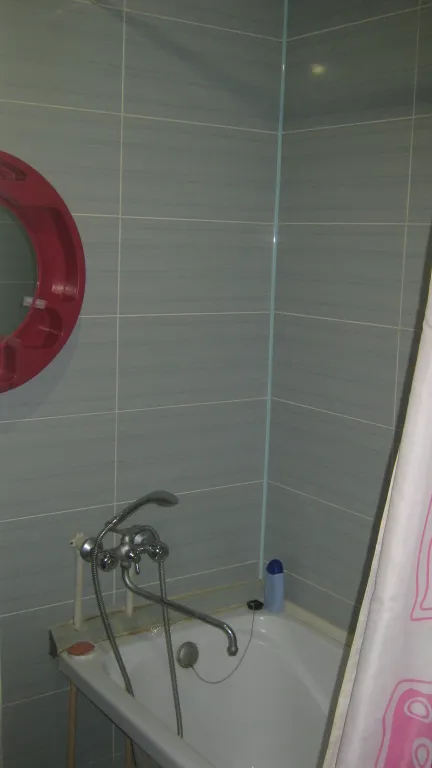 Хорошая, в паре остановок от ЖД-вокзала Томск 2