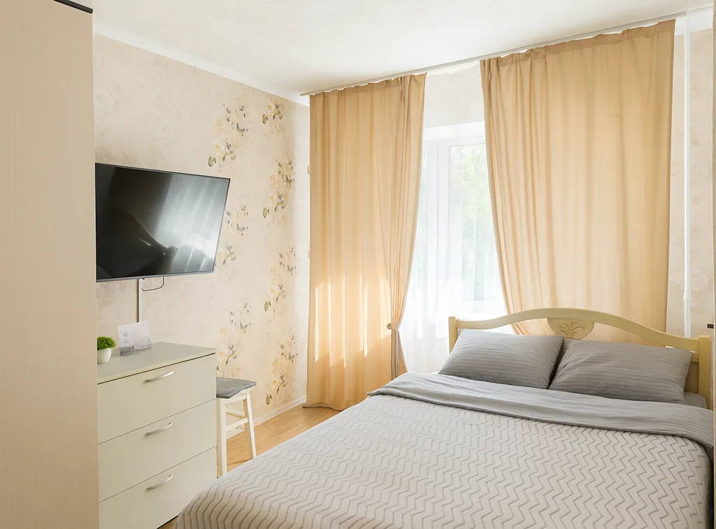 Светлая однокомнатная квартира с балконом — аренда посуточно в Подольск