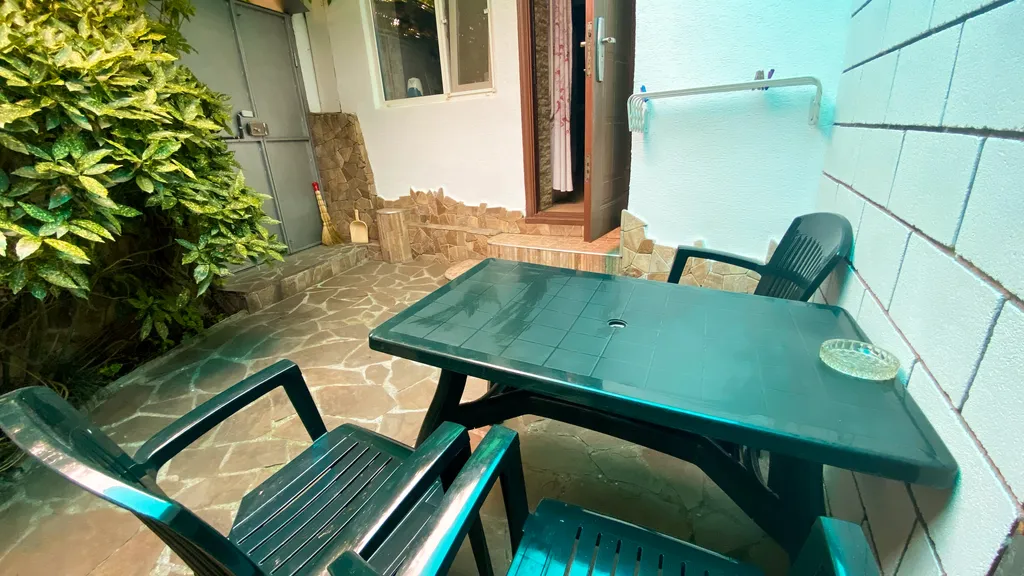 Виноградный дворик