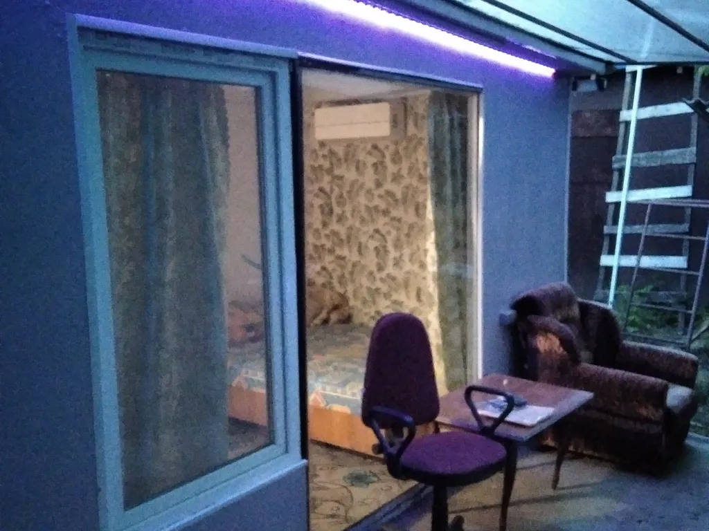 Номер в центре в трёх кварталах от моря