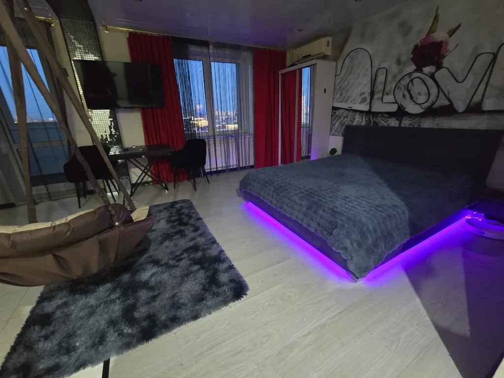 Студия с умным домом от Яндекс в центре Челябинска