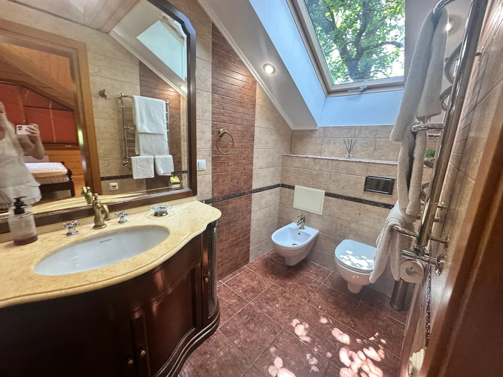 Деревянный дом с приватной территорией