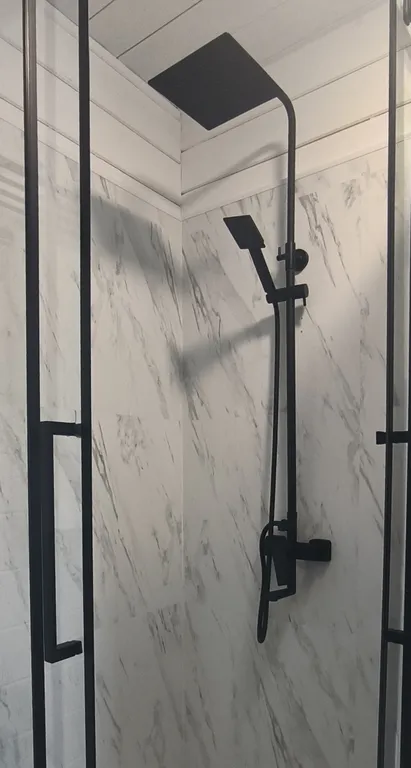 Современный дом в сосновом лесу в 30 минутах от аэропорта