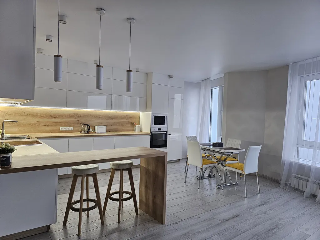 3х.ком.кв. 105 м.кв в ЦЕНТРЕ с видом на море и город, р-он ФУНИКУЛЁРА