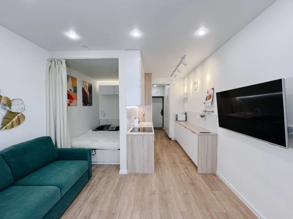 Современная студия с дизайнерским ремонтом рядом с жд вокзалом