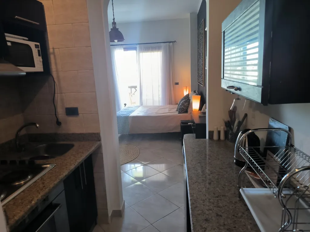 Студия в элитном районе с пляжем и бассейном с подогревом