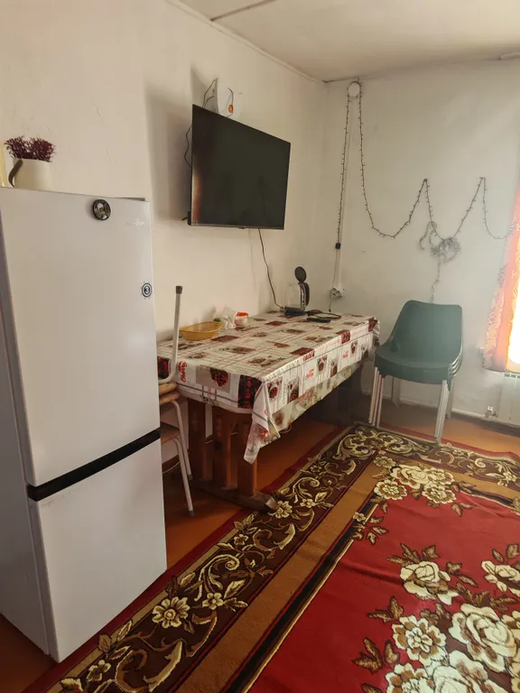 Домик в предгорье горы "50 лет"