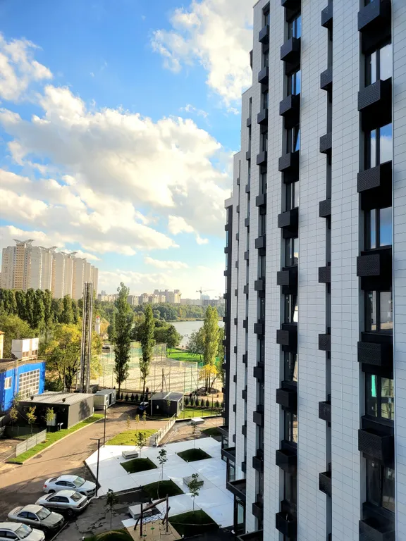 1-комнатная в доме бизнес-класса, рядом с парком Дельфин