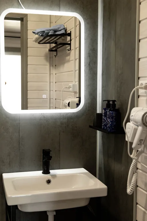 Уютный дом в деревне, в окружении природы и пении птиц. «Серый туман»