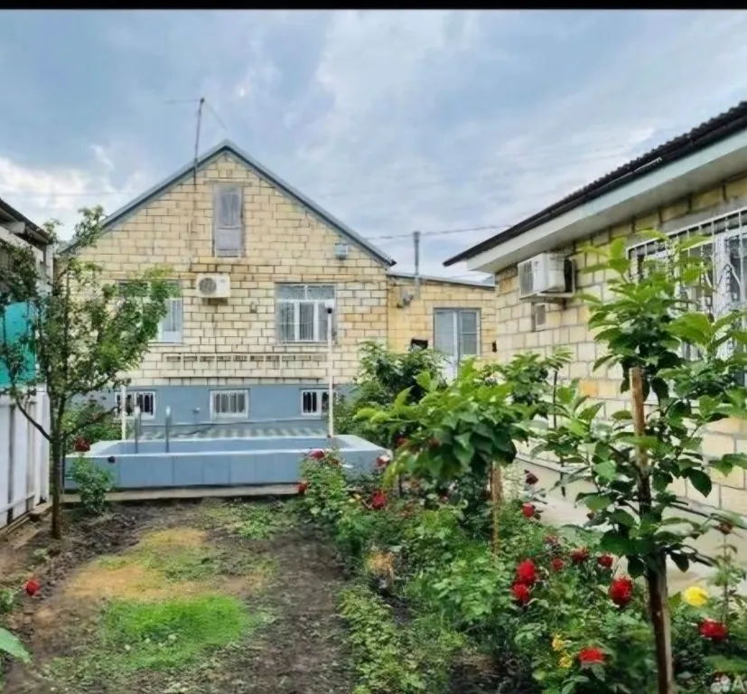 Коттедж Дом с тремя комнатами 8ми местный,недалеко от моря — Дербент