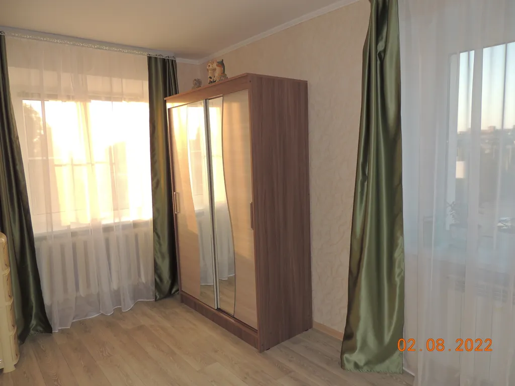 Уютно, возле набережной, вид на реку Волга