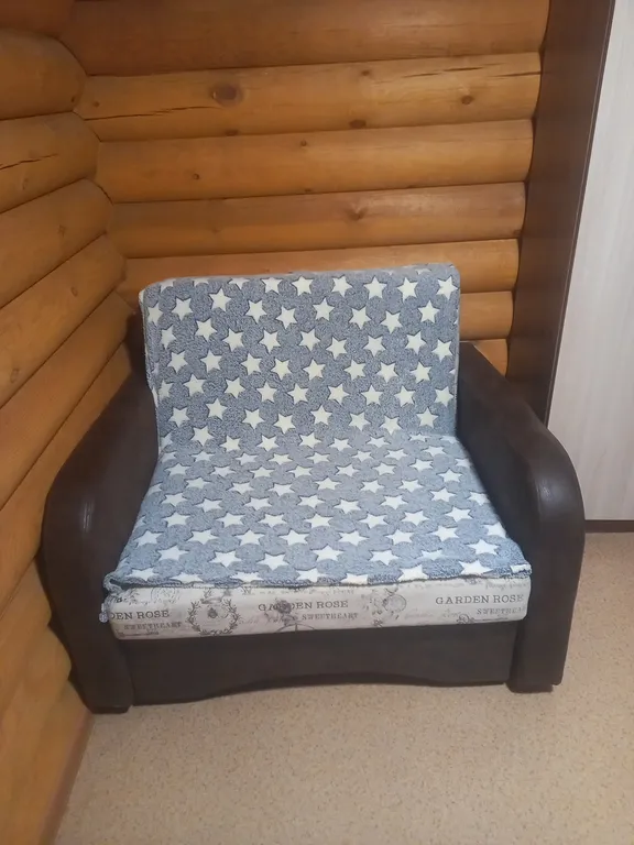 Домик из сосны в городе  С.